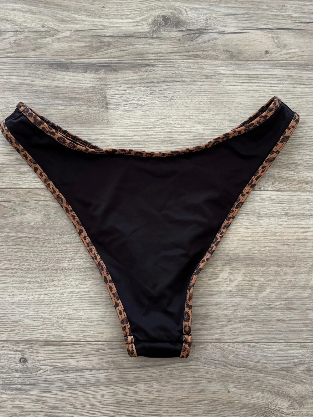Frankie's Bikinis x Bella Hadid Dove Bikini Bottom in Lucky Leopard Black sz Med